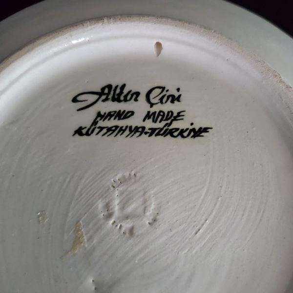 Handmade painted Kütahya fritware plate, Altin Cini, Iznik Turkish Folk Art, Turkey - Image 3