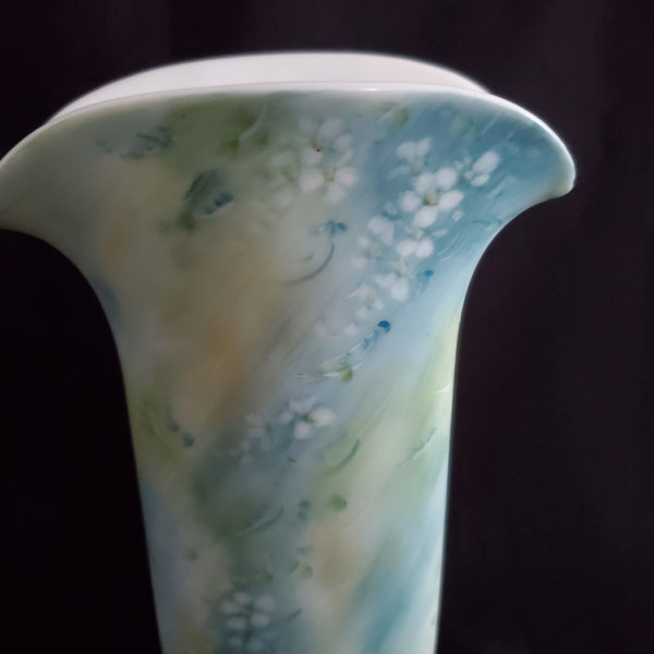 Porcelain vase hand painted by Lorna Maclaren, Ottawa - Image 4