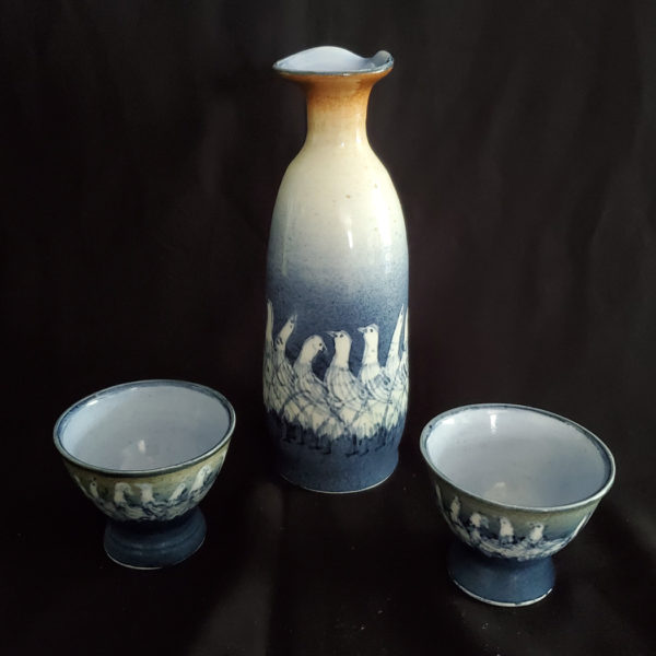 Kinichi Shigeno Sake decanter bottle and two cups