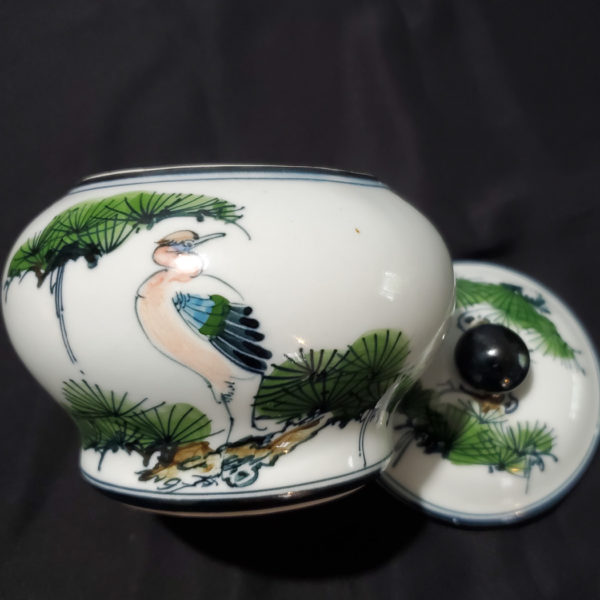 Hand painted porcelain ginger jar, heron motif, Japan - Image 2