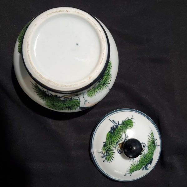 Hand painted porcelain ginger jar, heron motif, Japan - Image 3
